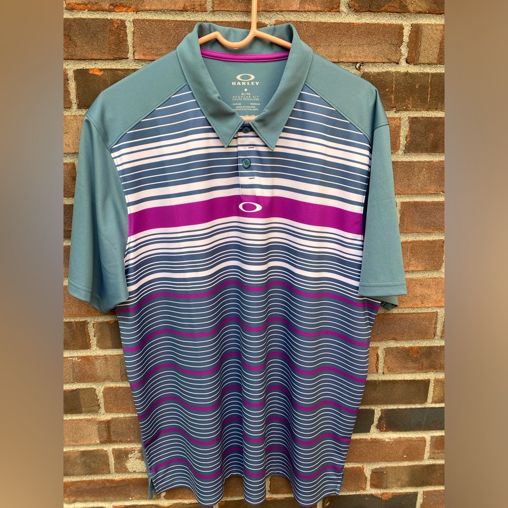 Oakley XL Ohydrolix Gray White and Purple 100% polyester golf shirt.